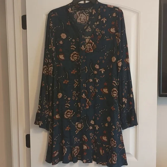 Sanctuary Dress - Picture 1 of 6